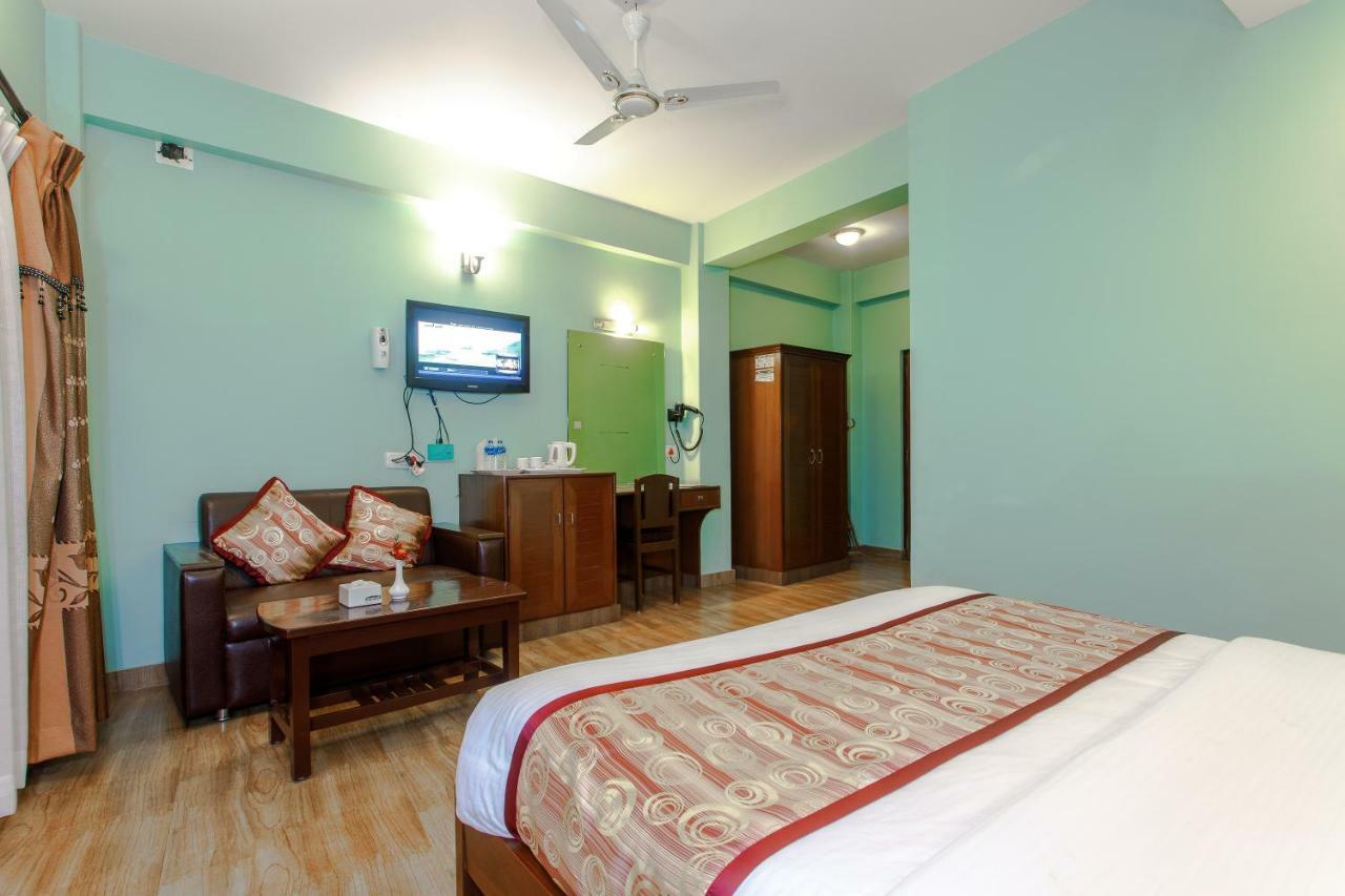 Hotel Peace Plaza Pokhara Exterior foto