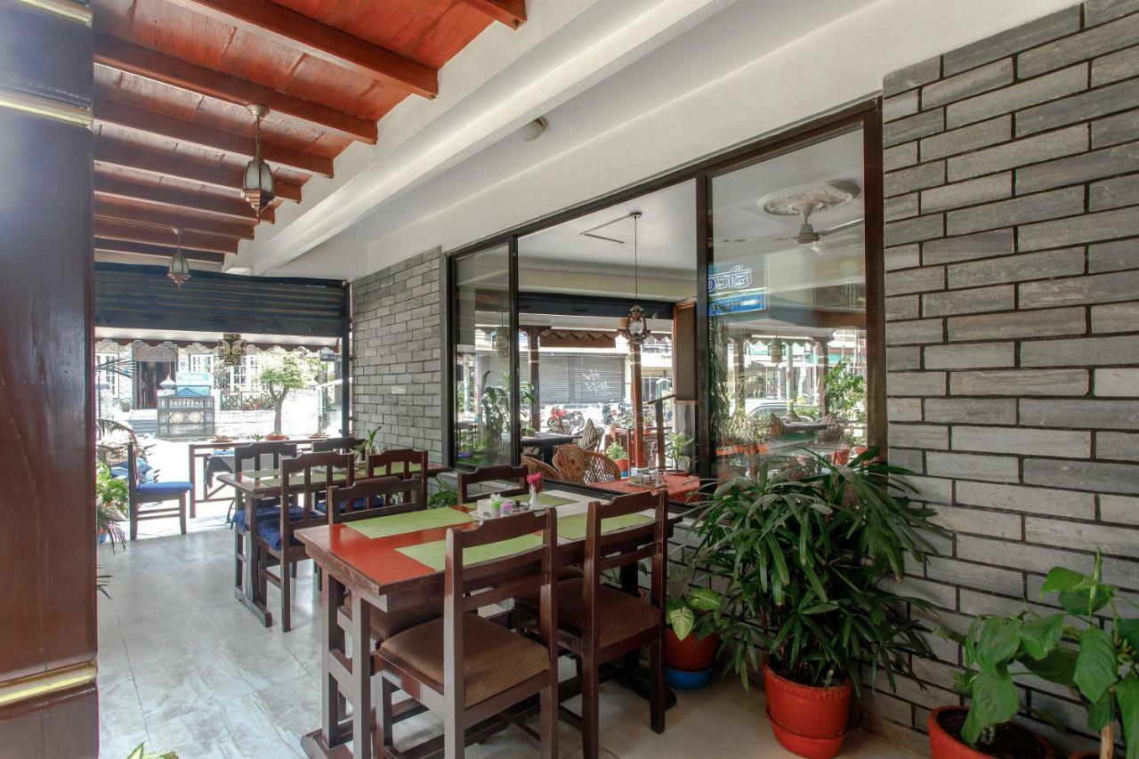 Hotel Peace Plaza Pokhara Exterior foto